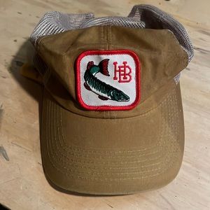 Howler Brothers rare pike/musky hat. Preowned good condition, no issues.